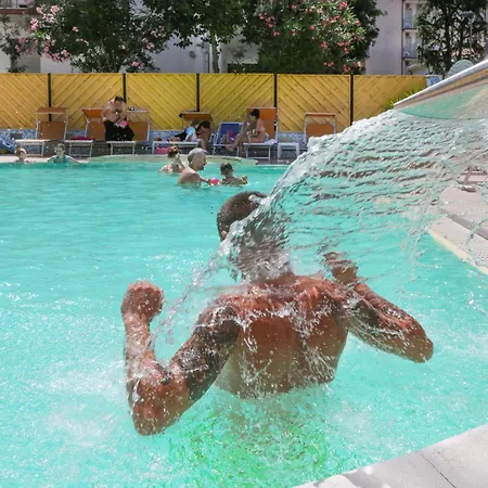 Otel Leoni 3*