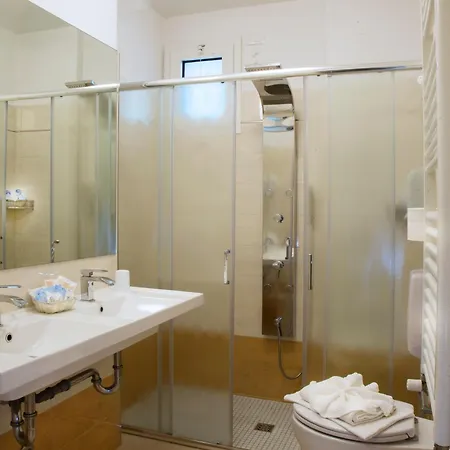 Leoni Otel 3*