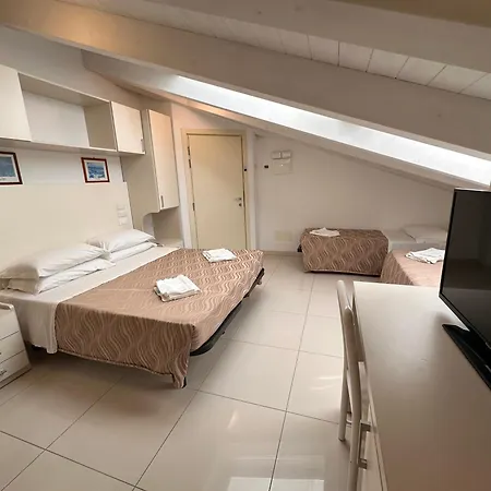 Otel Leoni 3*