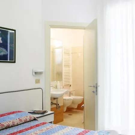 Otel Leoni 3*