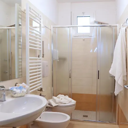 Otel Leoni