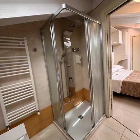 Otel Leoni