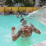 Hotel Leoni 3*
