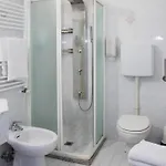 Leoni Hotel